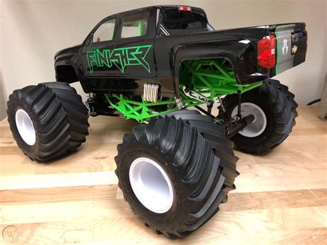 Axial Smt10 With Upgrades Comes With All Parts Shown New Free