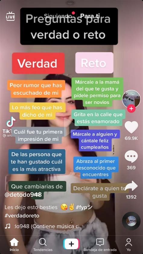 An Image Of A Woman In Spanish On Her Phone