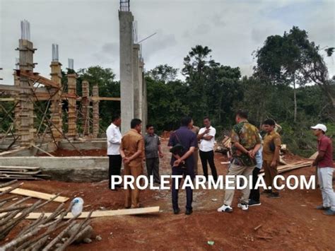 Komisi Ii Sidak Proyek Gedung Kantor Dispora Muara Enim