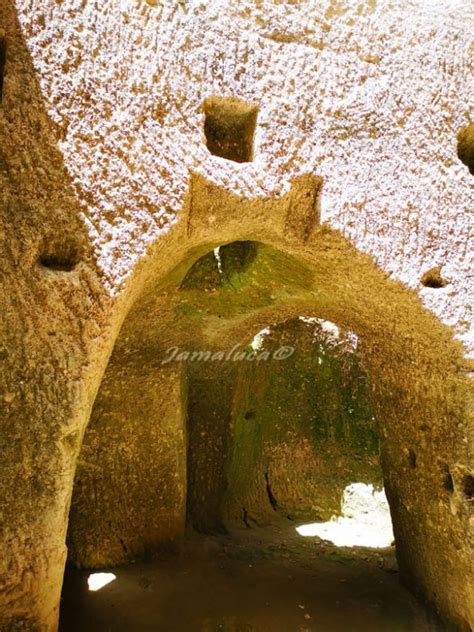 Le Grotte Di Zungri Un Viaggio Nella Citt Di Pietra In Calabria