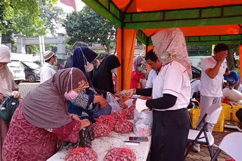 Pasar Mitra Tani Indonesia Centre Kementan Gelar Bawang Dan Cabai Murah