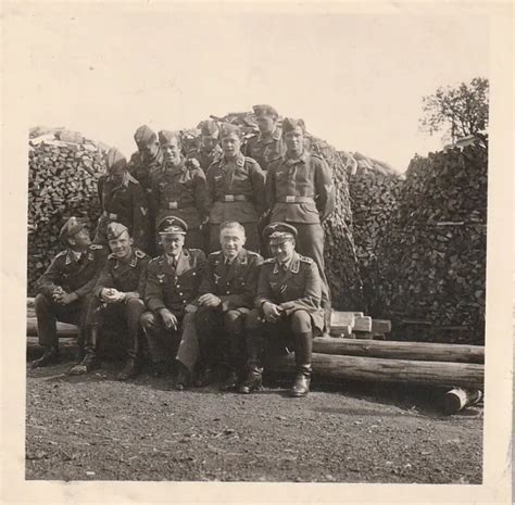 Photo Soldat Allemand Ww Officiers Luftwaffe Et Leurs Hommes