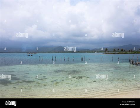 Panamá las Islas de San Blas Mamitupu tribu kuna isla tropical en el