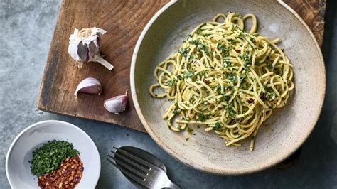 Spaghetti With Garlic And Chilli Recipe Bbc Food