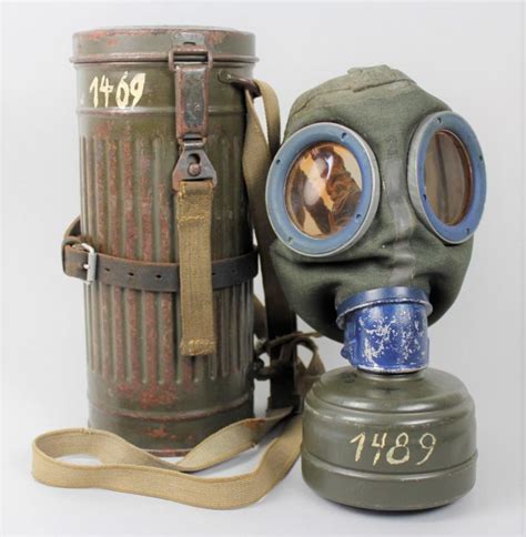 Cs Militaria Ww German Gas Mask Set