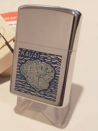 Vintage 1974 Kauai Island Hawaii Zippo Lighter Hawaiian Nr Mint In Red