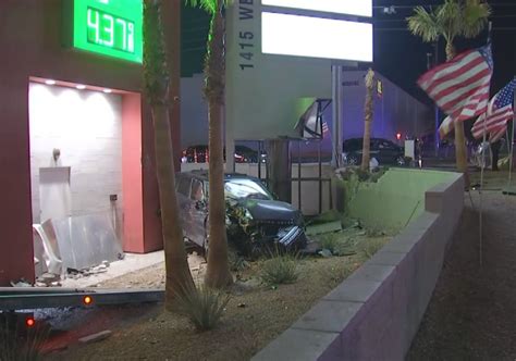 Hebrew News Suspected Dui In Las Vegas Driver Lost Control Hit The Car And Crashed Into A