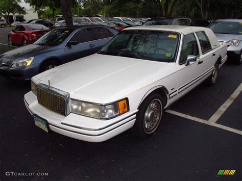 1994 Performance White Lincoln Town Car Signature 48233228 Photo 4