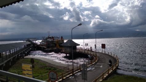 Cuaca Buruk Penyebrangan Pelabuhan Gilimanuk Ketapang Ditutup Selama