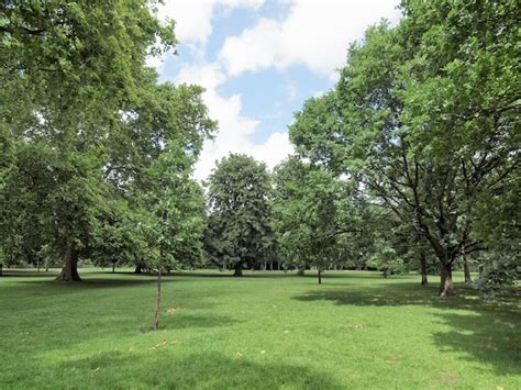 Premium Photo | Kensington gardens, london