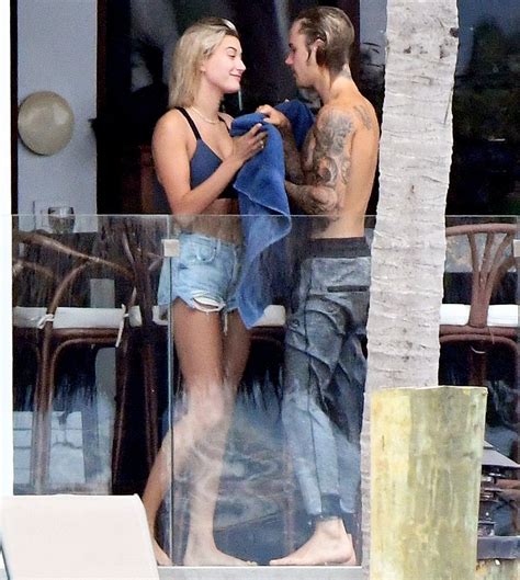 Justin Bieber Hailey Baldwin Are Hooking Up Again Us Weekly