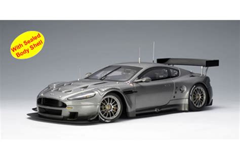 AUTOart Aston Martin DBR9 2005 24 HRS Le Mans Plain Body Version Silver