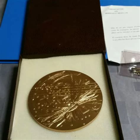 BIG MEDAILLE DE Bronze Monnaie De Paris Pour Les Voeux Signée J