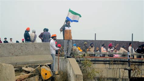 ‘delhi Chalo March Farmers Adamant To Enter Delhi Today As Govt Fails To Broker Truce With