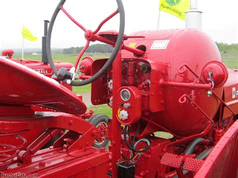 Farmall Super M Tractor Photos Information