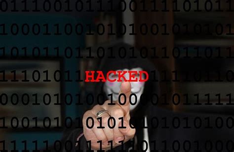 Los 10 Hackers Más Famosos De La Historia Espionaje Y Contraespionaje