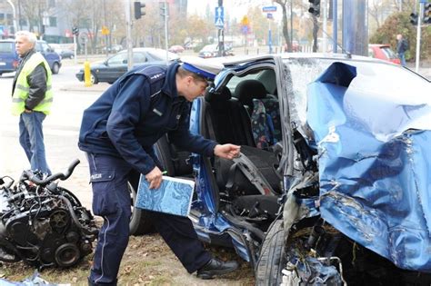 Wypadek Na Ostrobramskiej Dwie Osoby Zosta Y Ranne Zdj Cia