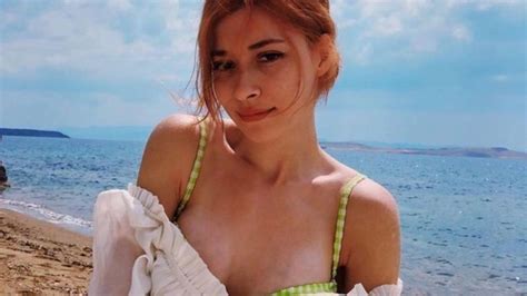 7 Hot Sexy Ipek Ozagan Bikini Pics