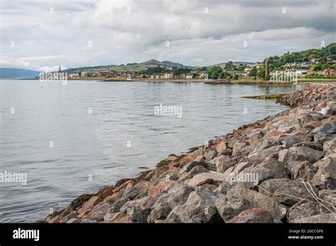 The seafront of Largs showing the Battle of Largs Pencil Monument, Largs, Scotland Stock Photo ...