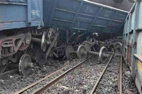 Goods Train Derails In Fatehpur Change In Route Of Trains Disrupted