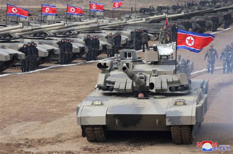 Kuzey Kore Lideri Kim Tank Birli Ini Ziyaretinde Tank Kulland