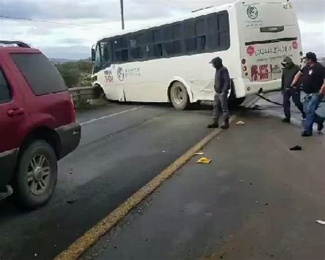 VIDEO Carambola en la carretera León San Luis deja varios heridos