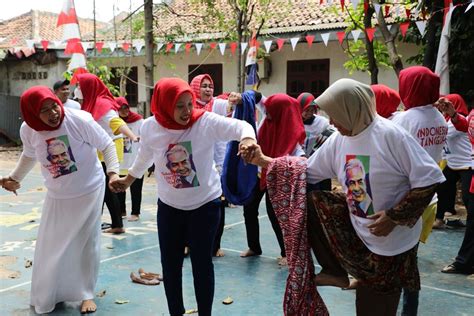 Rayakan Hut Ke Ri Serunya Relawan Ganjar Gelar Lomba Bersama Warga