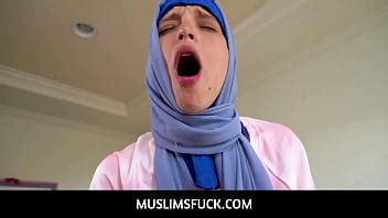 Big Ass Arab Hijab Girl Izzy Lush Exploring The Cock Of Her Best Friend For The First Time