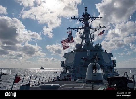 Le Destroyer Lance Missiles De Classe Arleigh Burke Uss Higgins Banque