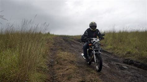 Adventure Ke Kawah Wurung Jalanannya Menantang Gilamotor