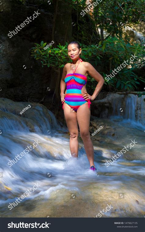 Woman Body Big Stand Relax Bikini Stock Photo 1479827135 Shutterstock