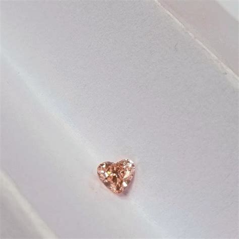 Pcs Diamond Ct Heart Colour Treated Fancy Catawiki