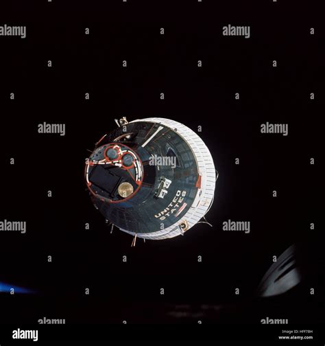 Gemini 6 and Gemini 7 rendezvous 2006-000034 Stock Photo - Alamy