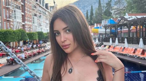 Zlatoslava Sharvarok - OnlyFans, Age, Height, Net Worth, Bio