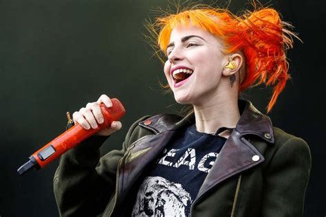 Hayley Williams Reflects On Removing Tik Tok Hit From Paramore Setlist