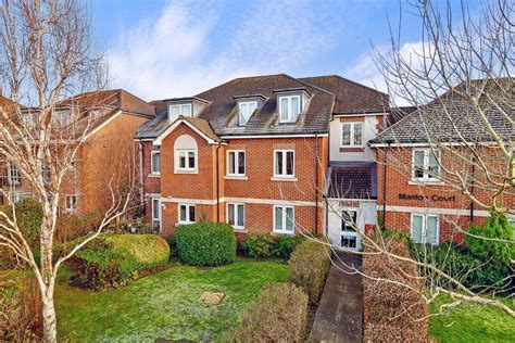 Kings Road Horsham West Sussex 2 Bed Flat For Sale £235 000