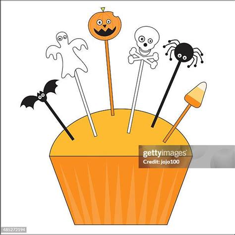 16 Halloween Cupcakes On White High Res Illustrations Getty Images