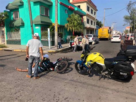 Accidente Automovil Stico Deja Un Hombre Lesionado Y Severos Da Os