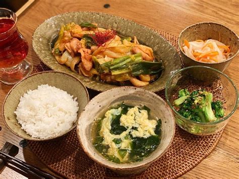 高山直子さんのインスタグラム写真 高山直子instagram「野菜たっぷり食べたい日😋 ダッカルビ ブロッコリーの胡麻和え 大根と人参