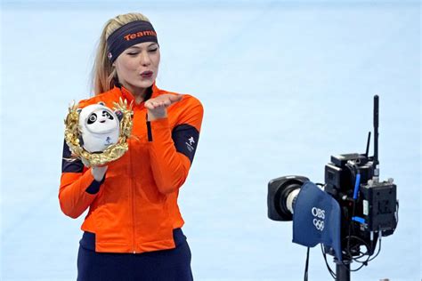 Dutch speed skater Jutta Leerdam in images