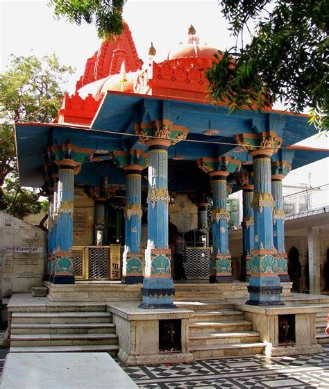 Brahma Temple Pushkar - The Most Famous Brahma Temple in India