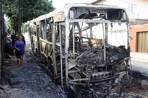 Dezesseis Nibus S O Incendiados Na Regi O Metropolitana De Fortaleza