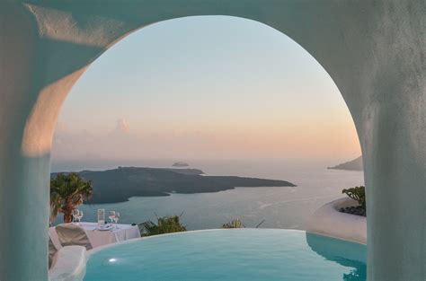 Santorini honeymoon - how to plan a once-in-a-lifetime holiday?