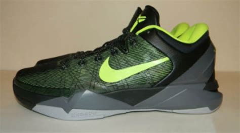 Nike Kobe Vii Blackvoltgrey Sample Sole Collector