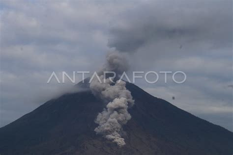 Waspada Awan Panas Gunung Semeru Antara Foto