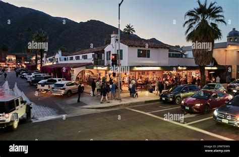 Palm Springs Gallery Hi Res Stock Photography And Images Alamy