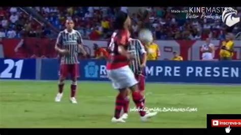 Dribles humilhantes de Ronaldinho Gaúcho YouTube