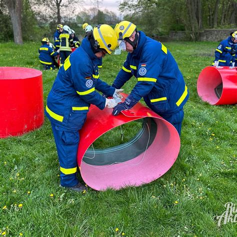 Große Übung von Feuerwehr und THW in Exten AQUARIWA das mobile