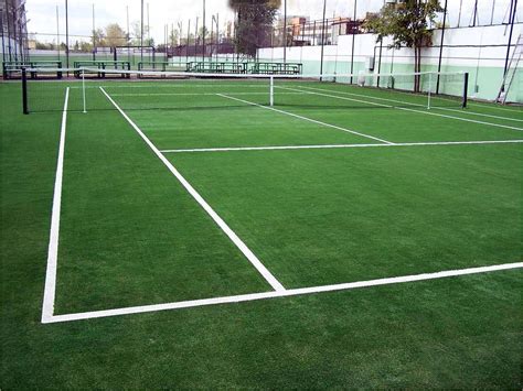 PISTAS DE TENIS CON CESPED ARTIFICIAL, RESINA O TIERRA BATIDA