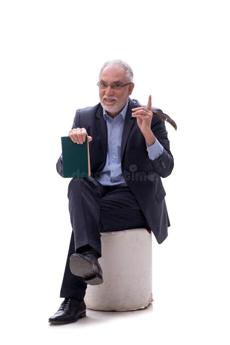 Autor Masculino Viejo Escribiendo Libros Aislados En Blanco Foto De